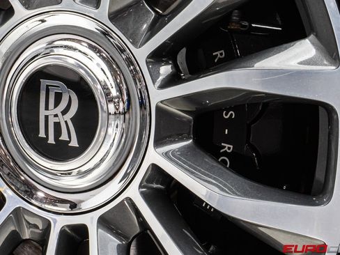 Used 2018 Rolls-Royce Dawn image 21