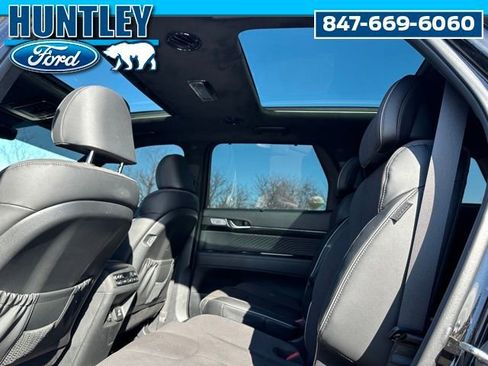 Used 2024 Hyundai Palisade Calligraphy image 17