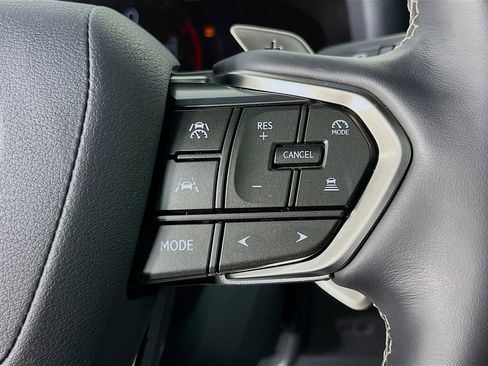 Used 2025 Lexus LX 700h Overtrail image 17