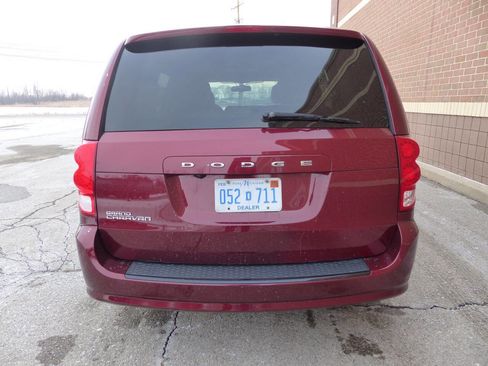 Used 2017 Dodge Grand Caravan SXT w/ Driver Convenience Group image 8