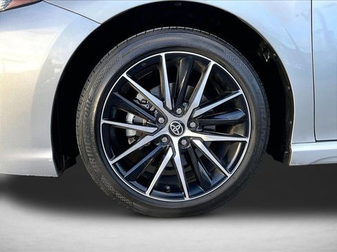 Used 2024 Toyota Camry SE image 10