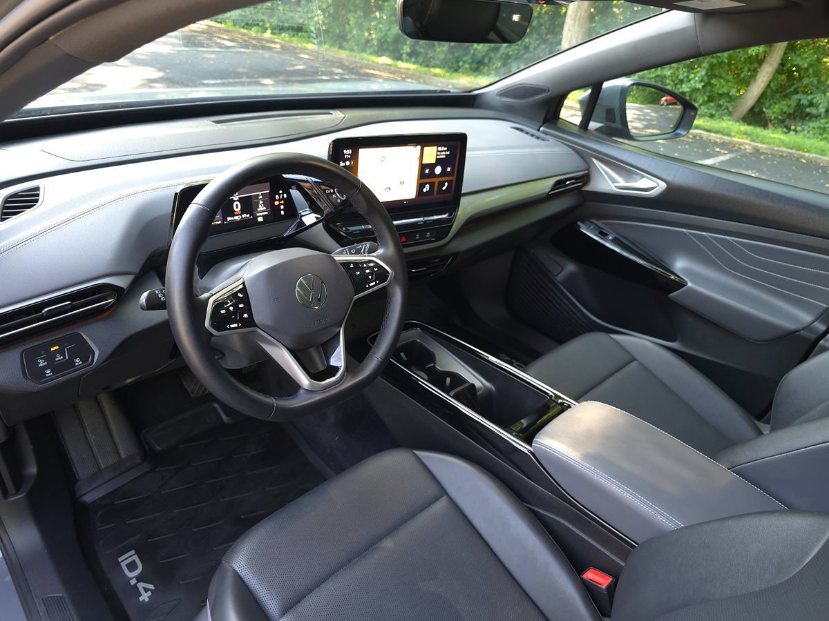 Used 2023 Volkswagen ID.4 S RWD image 2