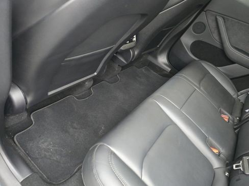 Used 2024 Tesla Model Y Long Range image 34