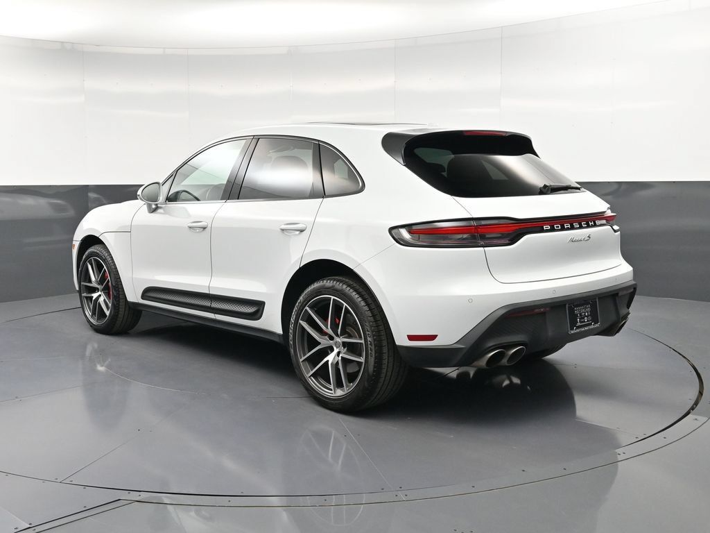Certified 2024 Porsche Macan S AWD/4WD image 3