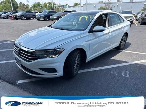 Used 2019 Volkswagen Jetta SE FWD image 1