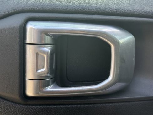 Used 2021 Jeep Wrangler Unlimited Sahara image 19