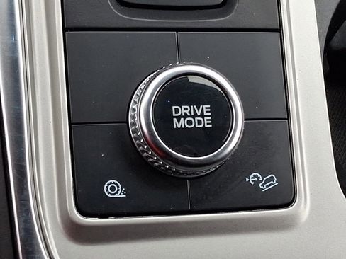 Used 2022 Ford Explorer XLT w/ Equipment Group 202A image 26