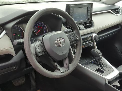 Used 2021 Toyota RAV4 XLE w/ Convenience Package AWD/4WD image 9