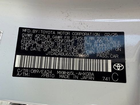 Used 2025 Toyota Prius AWD image 35