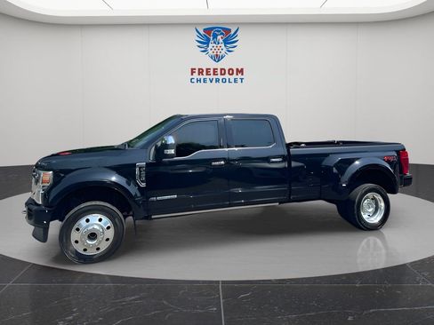 Used 2022 Ford F450 Platinum w/ FX4 Off-Road Package AWD/4WD image 2
