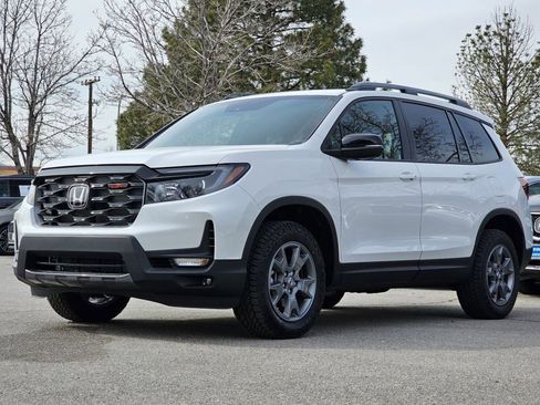 Used 2025 Honda Passport TrailSport image 15