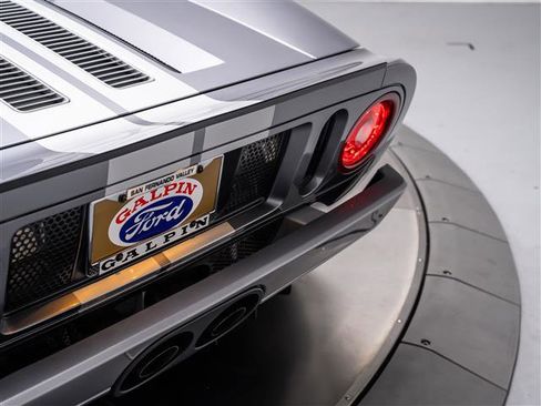 Used 2006 Ford GT RWD image 16