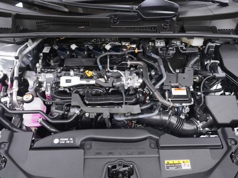 Used 2025 Toyota Prius XLE image 29