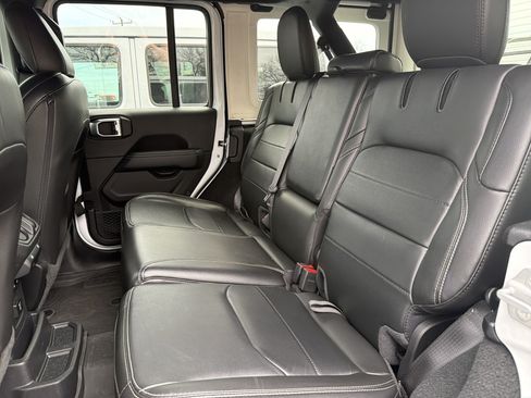 Used 2023 Jeep Wrangler Unlimited Sahara w/ Cold Weather Group AWD/4WD image 11