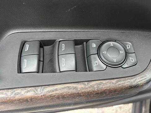 Used 2023 GMC Acadia Denali w/ Black Diamond Edition AWD/4WD image 18