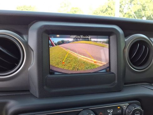 Used 2023 Jeep Wrangler Unlimited Sport AWD/4WD image 13