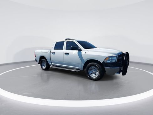 Used 2022 RAM 1500 4x4 Crew Cab Classic w/ Chrome Appearance Group image 2