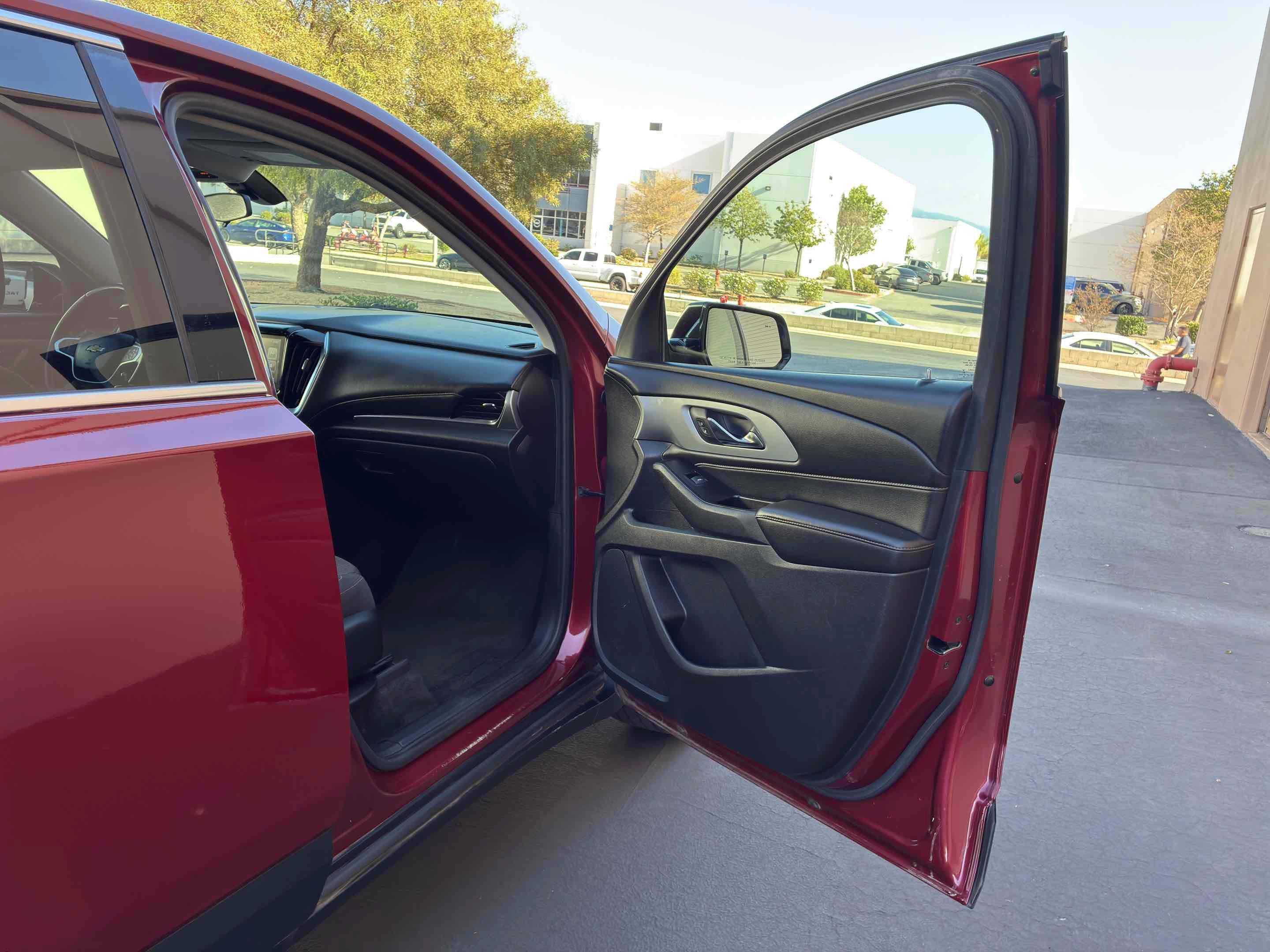 Used 2018 Chevrolet Traverse LT FWD image 42