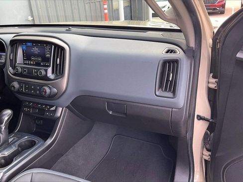Used 2022 Chevrolet Colorado Z71 image 16
