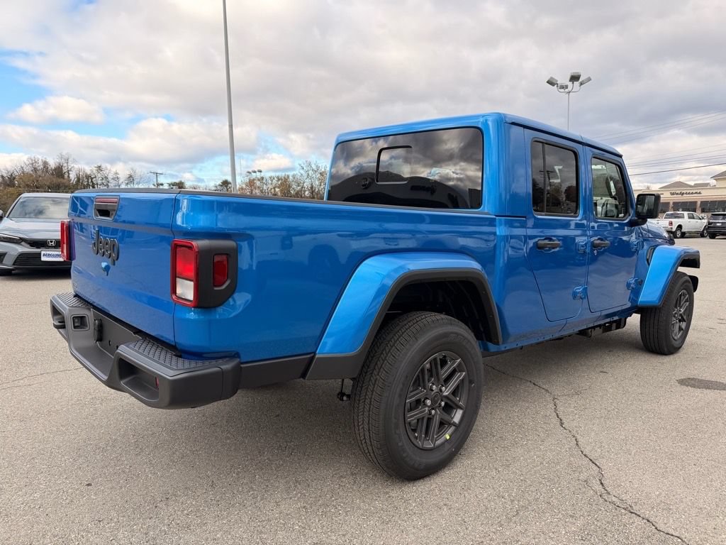 New 2026 Jeep Gladiator Sport AWD/4WD image 4