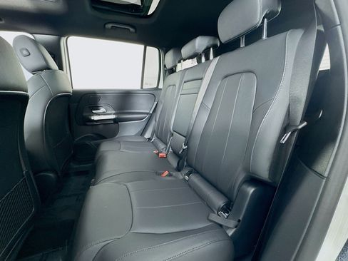 New 2026 Mercedes-Benz GLB 250 image 7