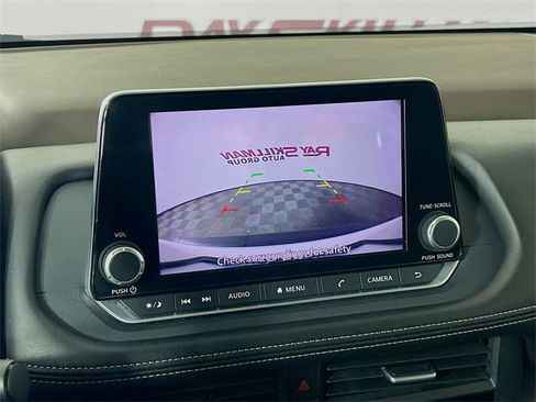 Used 2023 Nissan Rogue S image 18