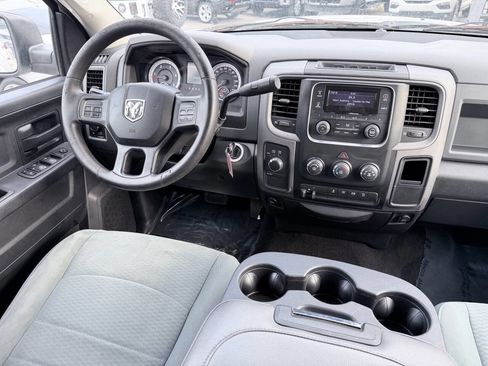 Used 2015 RAM 2500 Tradesman w/ Chrome Appearance Group AWD/4WD image 16