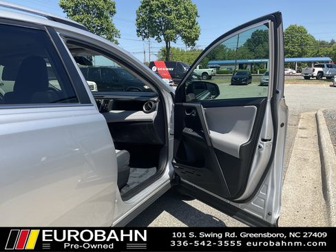 Used 2015 Toyota RAV4 Limited w/ Technology Package FWD image 22