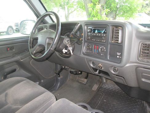 Used 2007 Chevrolet Silverado 2500 LT AWD/4WD image 18