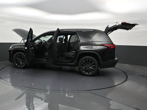 Used 2023 Chevrolet Traverse RS FWD image 34