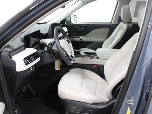 New 2026 Lincoln Aviator Premiere image 22