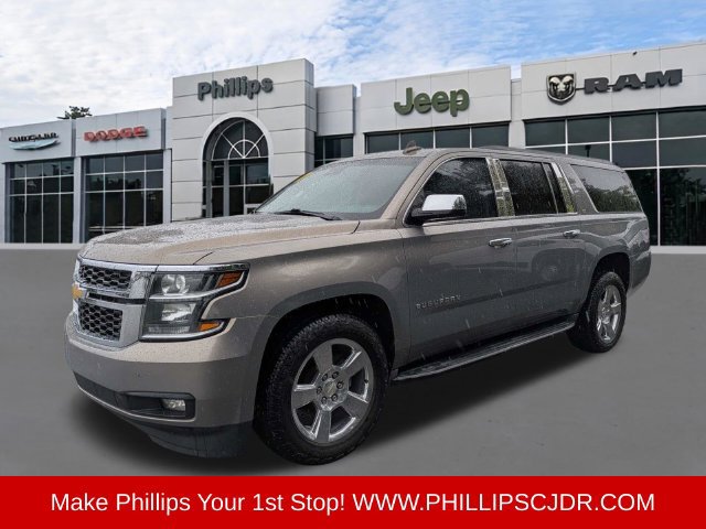 Used 2017 Chevrolet Suburban LT w/ Luxury Package RWD image 7