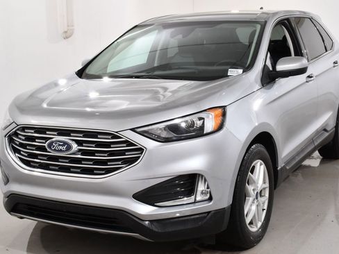Used 2022 Ford Edge SEL w/ Convenience Package AWD/4WD image 2