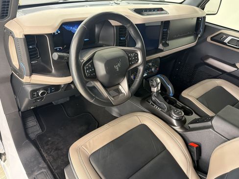 Certified 2023 Ford Bronco Wildtrak AWD/4WD image 4