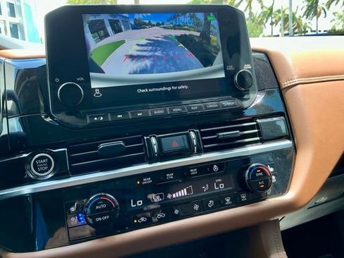 Used 2024 Nissan Pathfinder Platinum FWD image 37