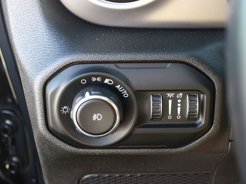 Used 2021 Jeep Wrangler Unlimited Sport AWD/4WD image 26