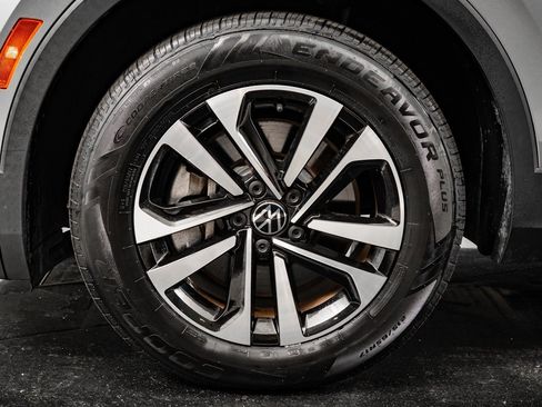 Used 2022 Volkswagen Tiguan S image 13