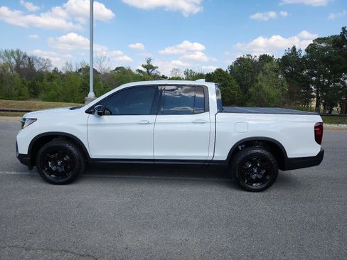 Used 2024 Honda Ridgeline Black Edition image 2