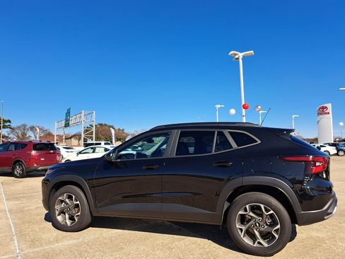 Used 2024 Chevrolet Trax LT image 7