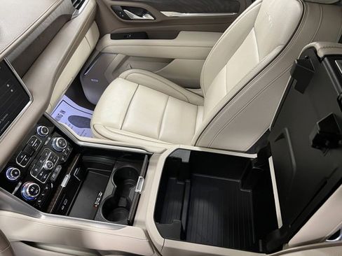 Used 2023 GMC Yukon XL Denali image 40