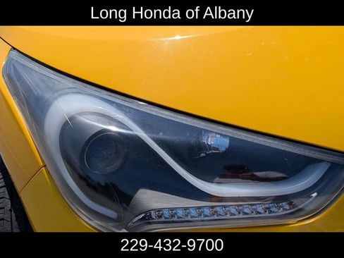 Used 2016 Hyundai Veloster FWD image 7