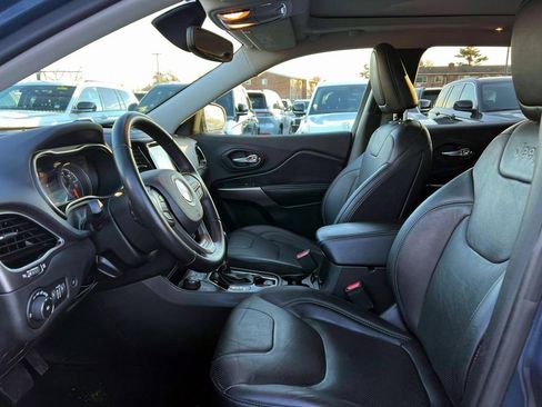 Used 2019 Jeep Cherokee Limited image 17