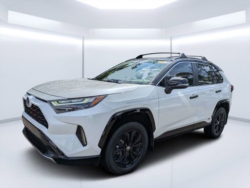 Used 2022 Toyota RAV4 XSE AWD/4WD image 7