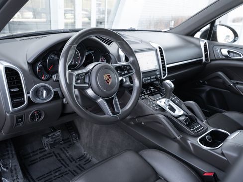 Used 2018 Porsche Cayenne image 6