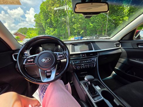 Used 2019 Kia Optima S FWD image 13