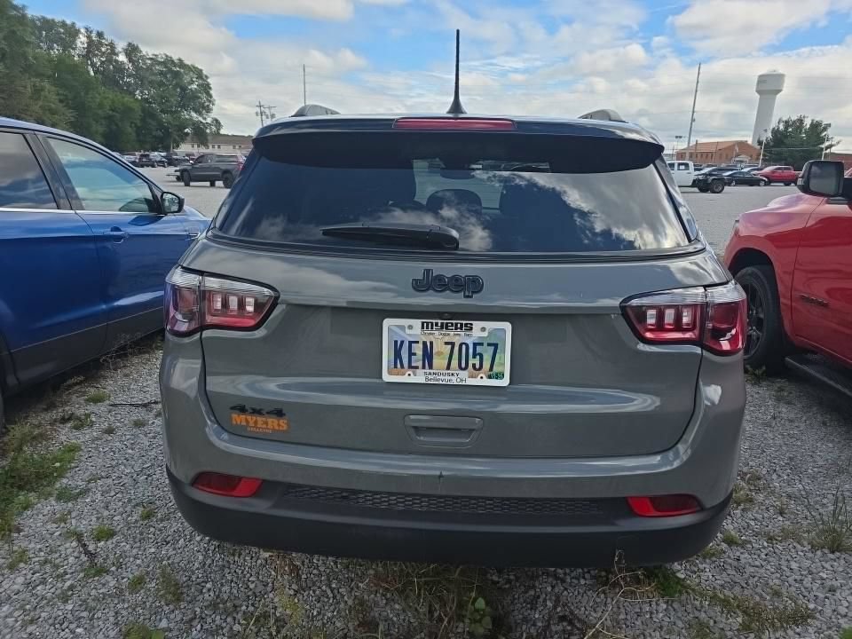 Used 2023 Jeep Compass Latitude w/ Convenience Group AWD/4WD image 4