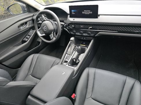 Used 2025 Honda Accord Touring image 14