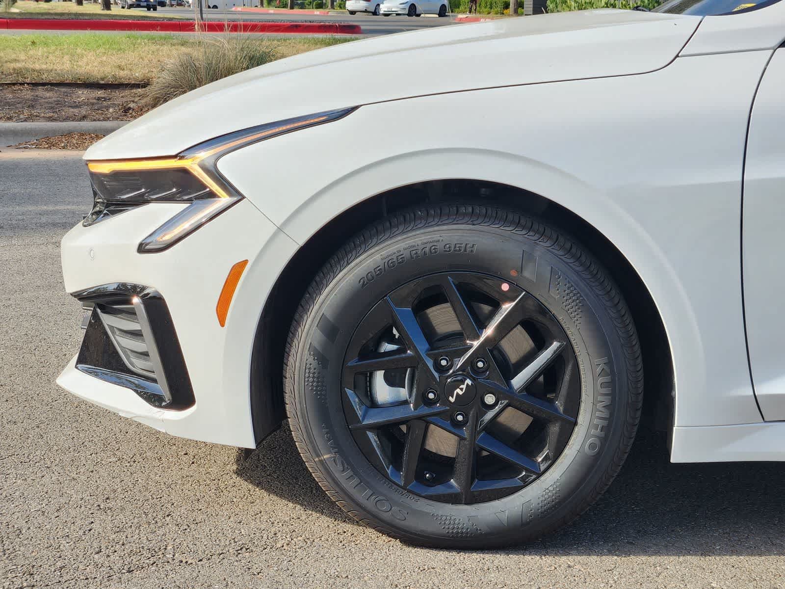 New 2026 Kia K5 LXS FWD image 7