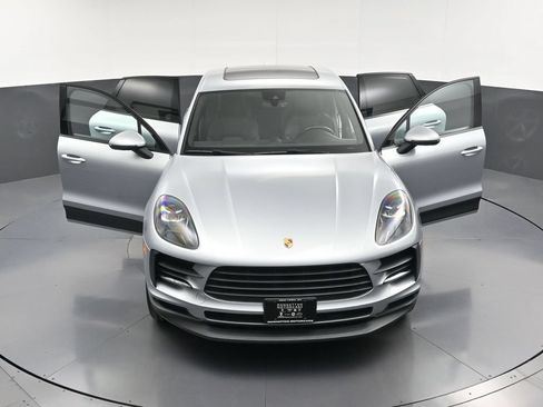 Certified 2020 Porsche Macan AWD/4WD image 32