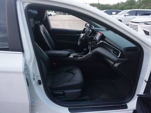 Used 2024 Toyota Camry SE FWD image 16